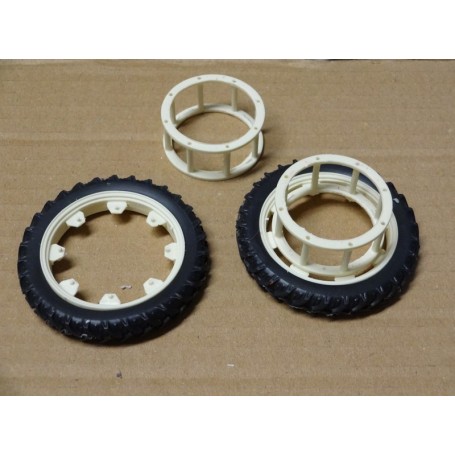 Rear narrow wheel coupling – White – 1:32 – X4