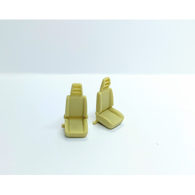 2 sièges de fourgon - H. 25mm L. 13mm - Résine - 1:43